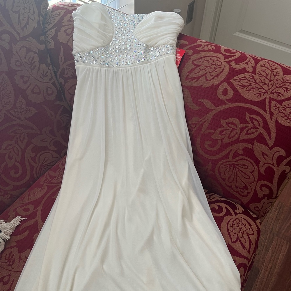 Ivory Sweetheart Strapless Dress